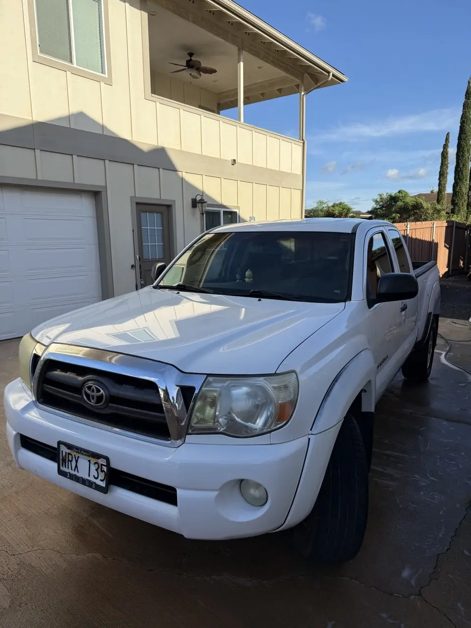 Oxidized headlights on a Toyota Tacoma before headlight restoration
